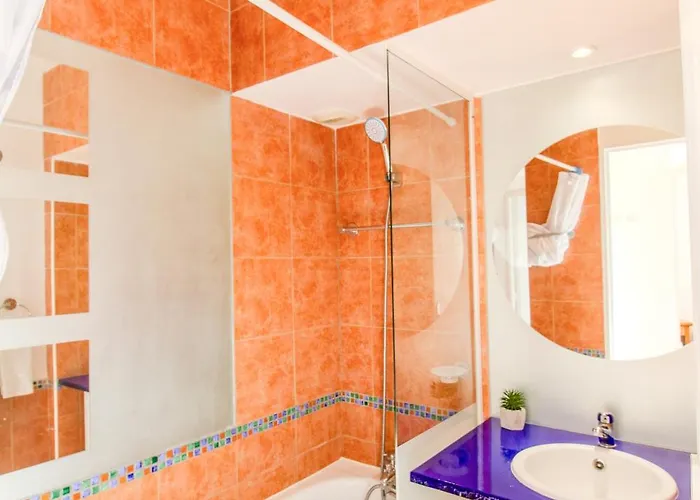 Διαμέρισμα Mistral - Appartement 3 Chambres, Piscine, Rooftop, Climatisation Et Parking Αντίμπ