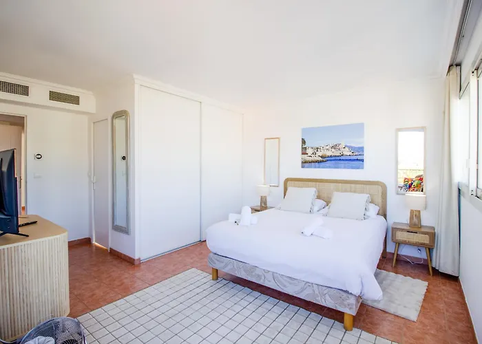 Mistral - Appartement 3 Chambres, Piscine, Rooftop, Climatisation Et Parking * Αντίμπ